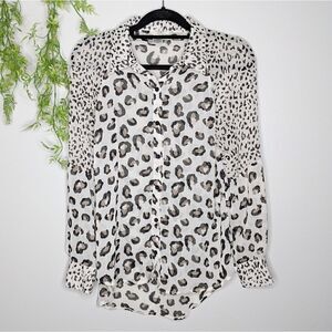 (I.ner) Women's Leopard Print Button Up Blouse Medium